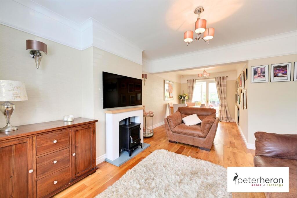 Lounge Through Diner