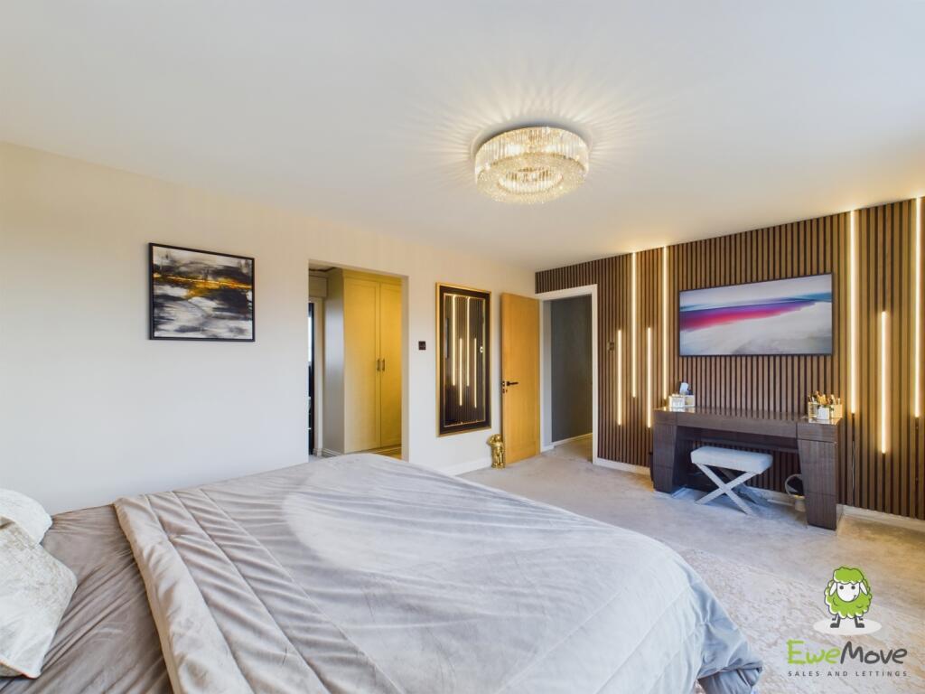 CAM03778G0-PR0171-STILL055