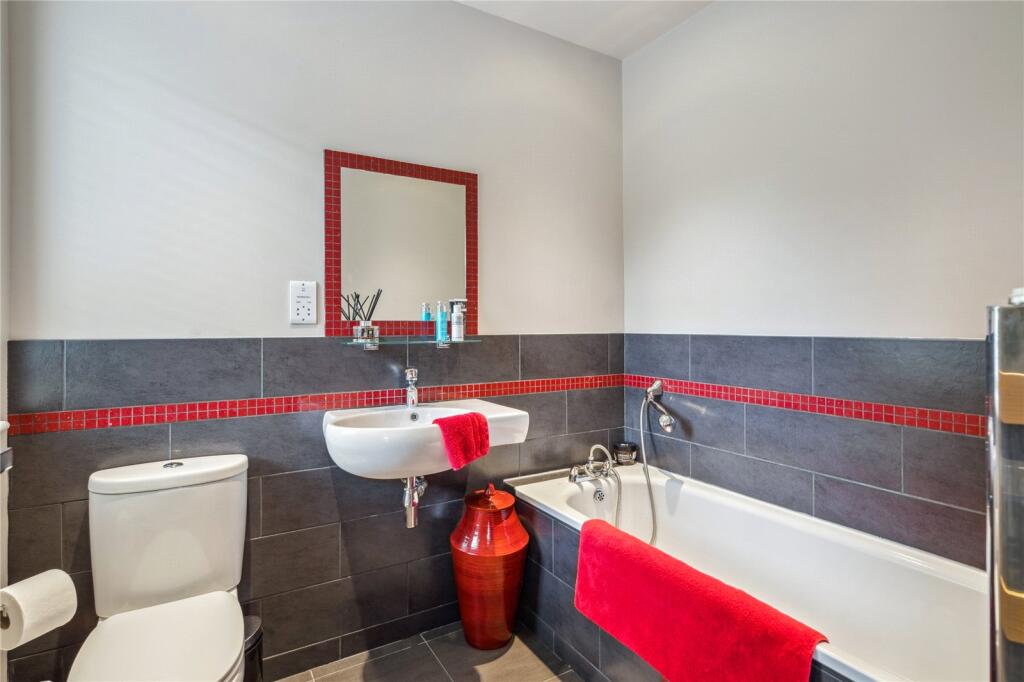 Bed 4 En Suite