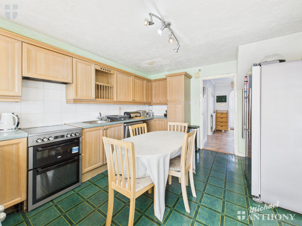 CAM03852G0-PR0433-STILL012