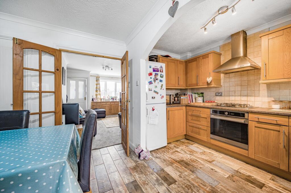 Kitchen/Dining Area