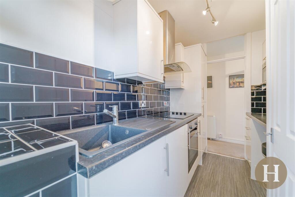 Hadleigh Estate Agents-6.jpg