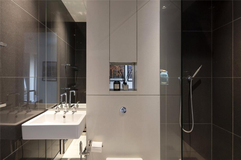 Family Shower Room