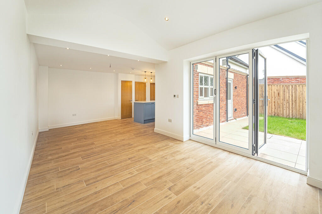 Mirrored model fa...