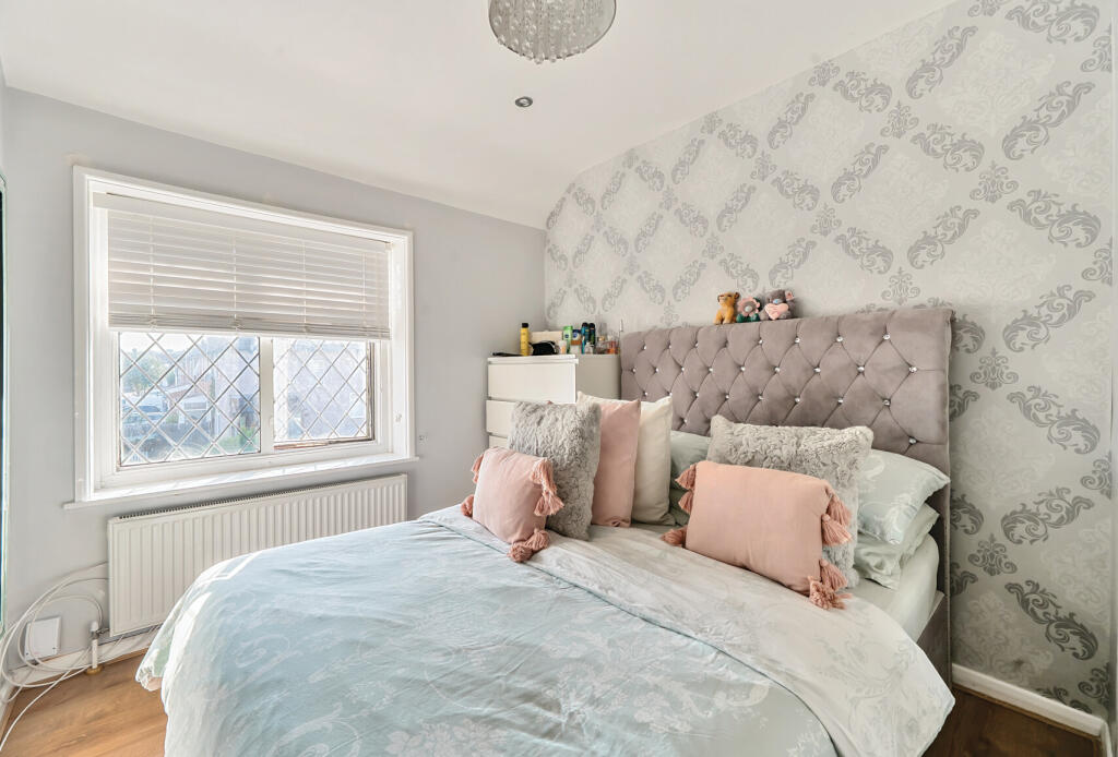 1306495-6-6851a63...