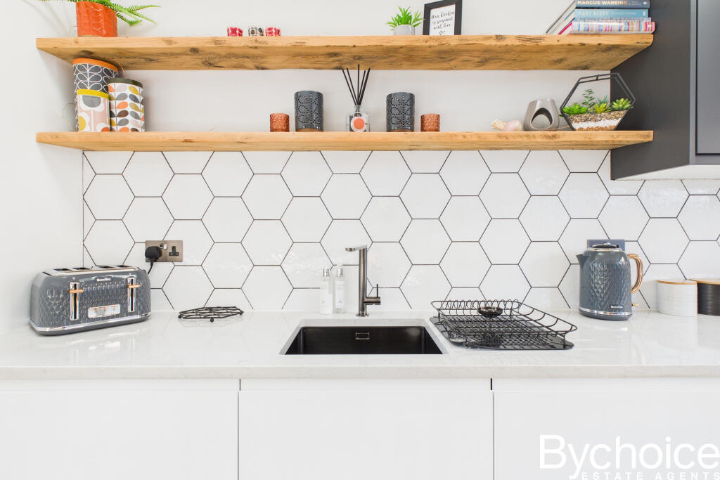 CAM05454G0-PR0096-STILL025