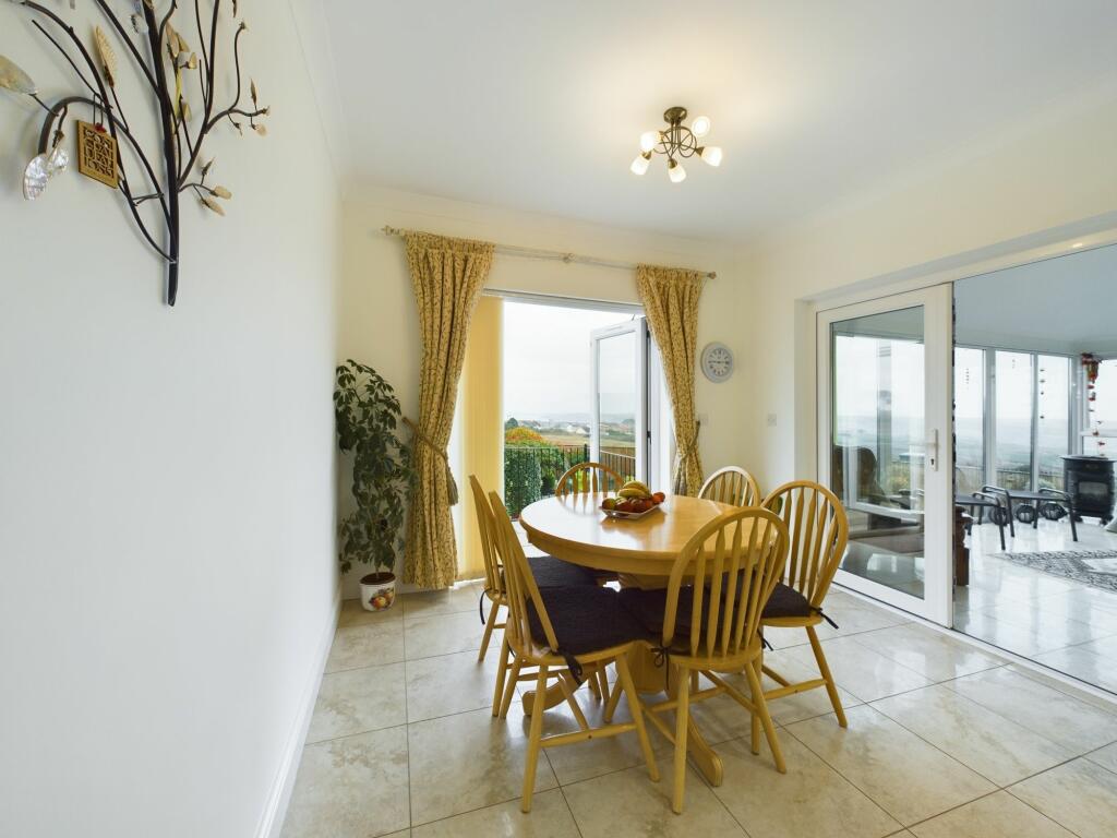 Kitchen Breakfast Room