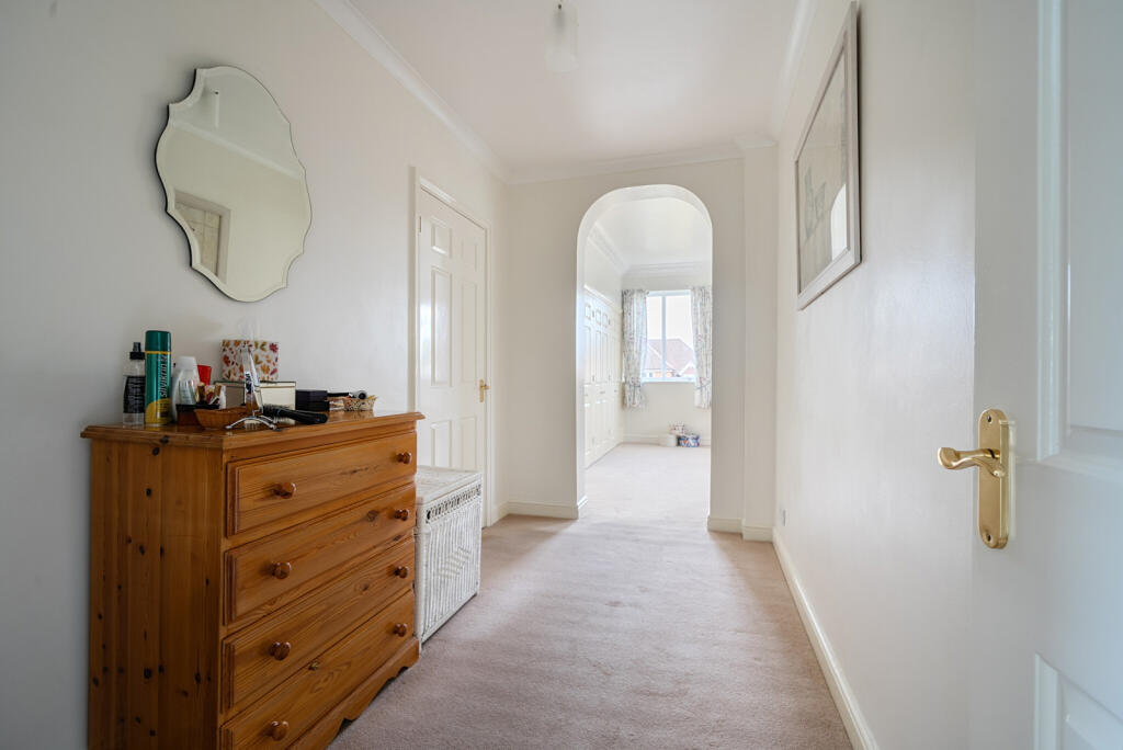 1295486-15-682f39...