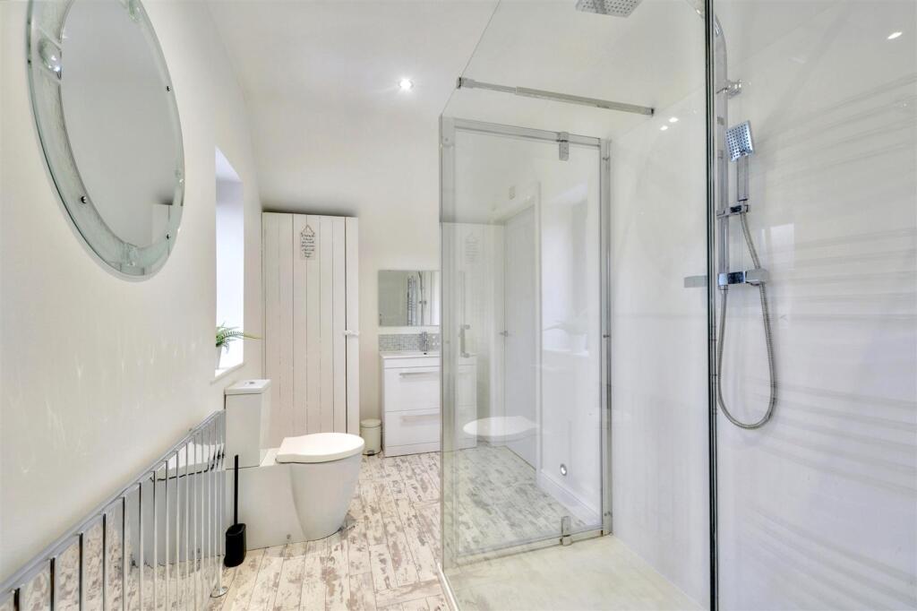 Ensuite Bed One_3.jpeg