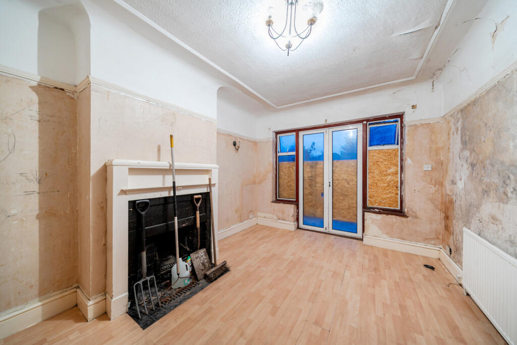 1376686-4-690cd63...