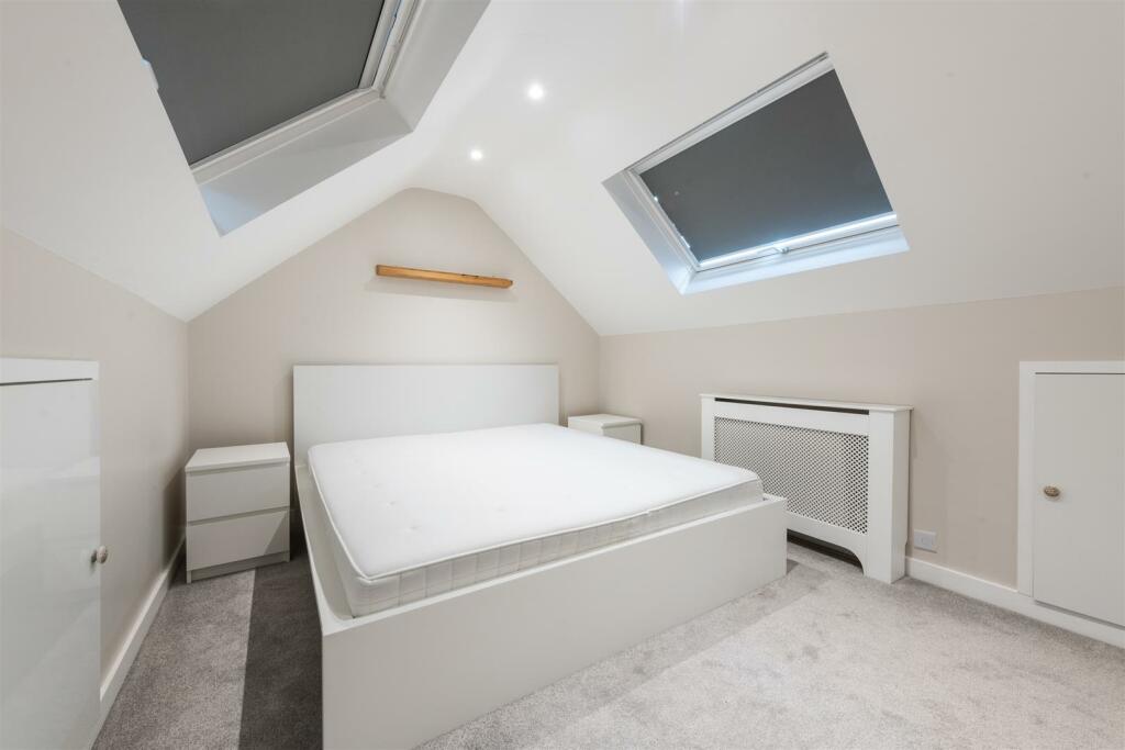 1 St Phillips Grove, Bentley Heath, B93 8FE_25.jpg