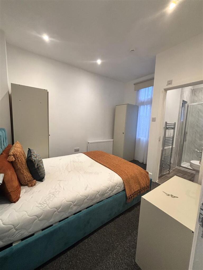 Room2 ALBANY .jpg