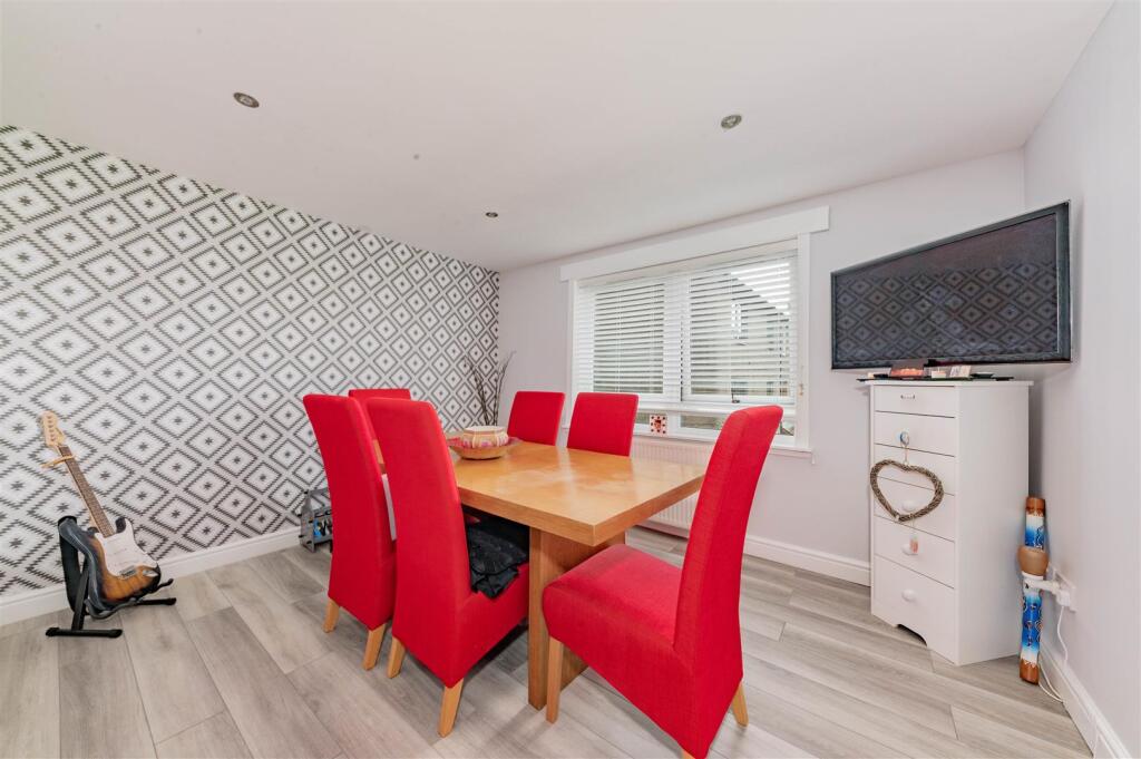 1-L 143 Fintry Drive Dundee-10.JPG