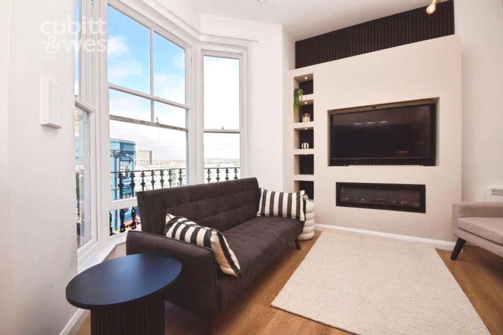 Lounge/Media Wall