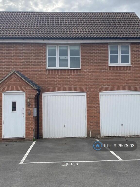 Coach House With Garage And Parking