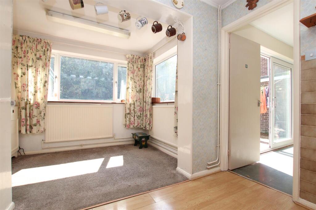 Kitchen Breakfast Room.JPG