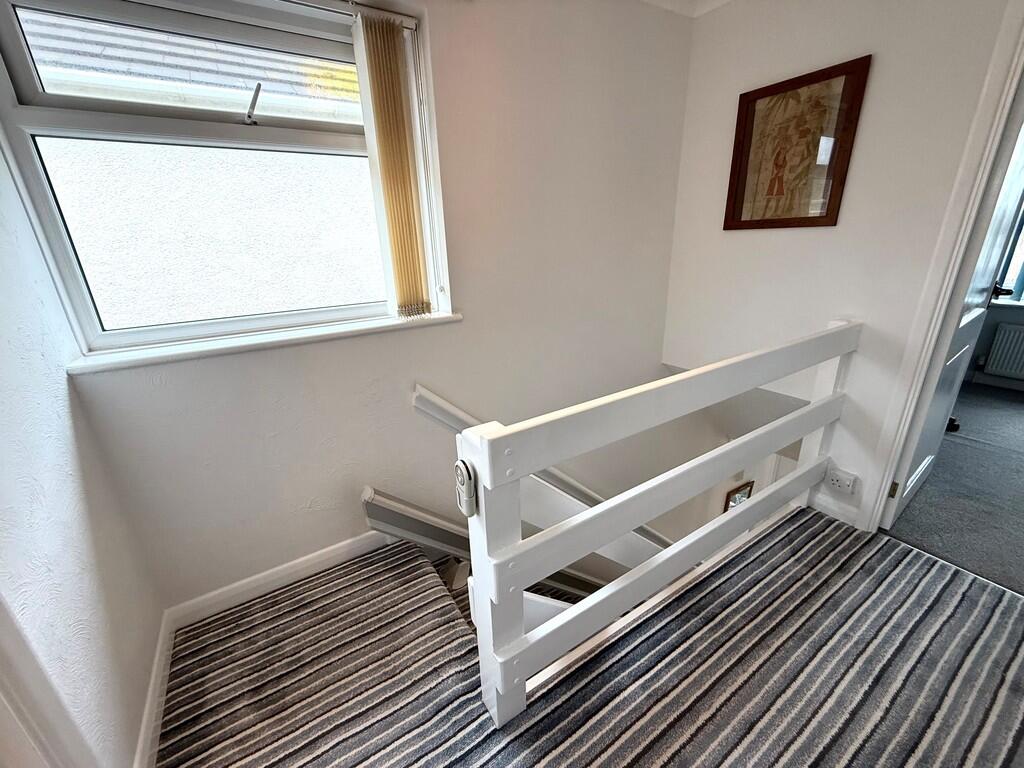 121 Mallon Dene L...