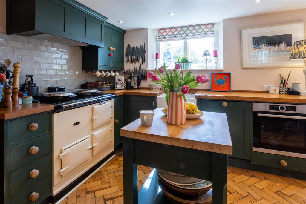 The Old Post Office, Hill Road