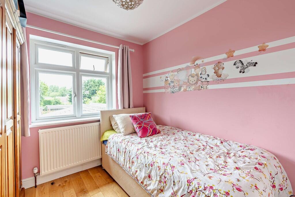 8651804-interior1...