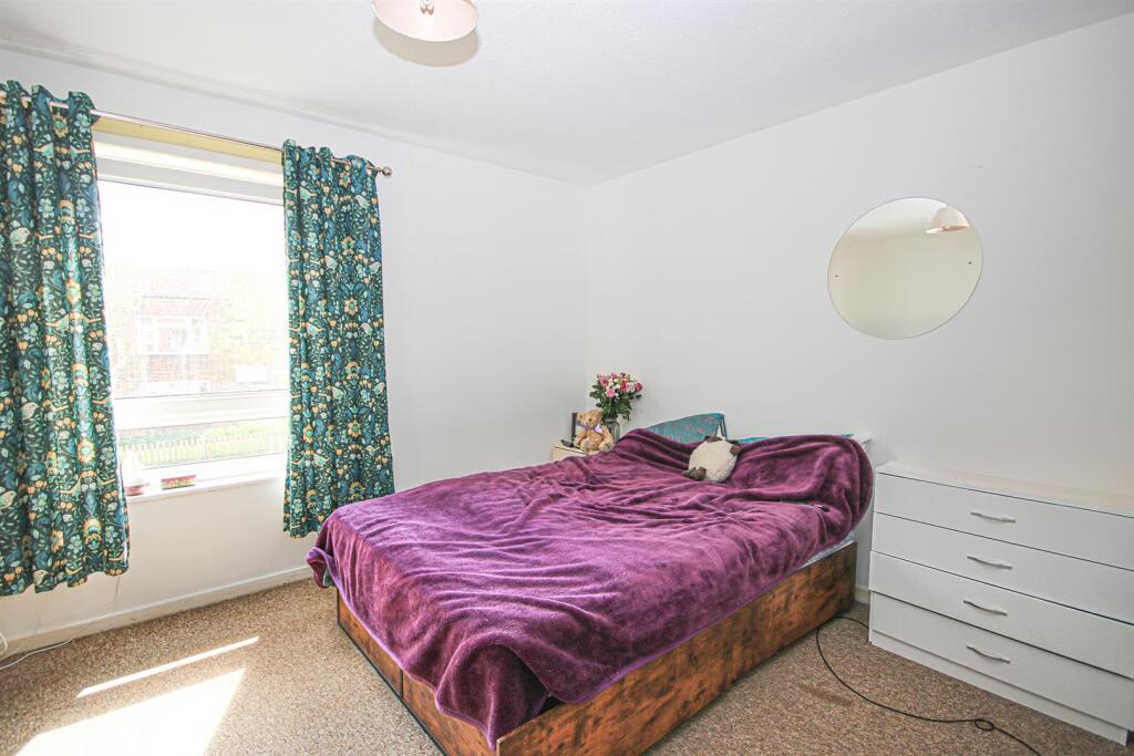 Bed 1 2.jpg