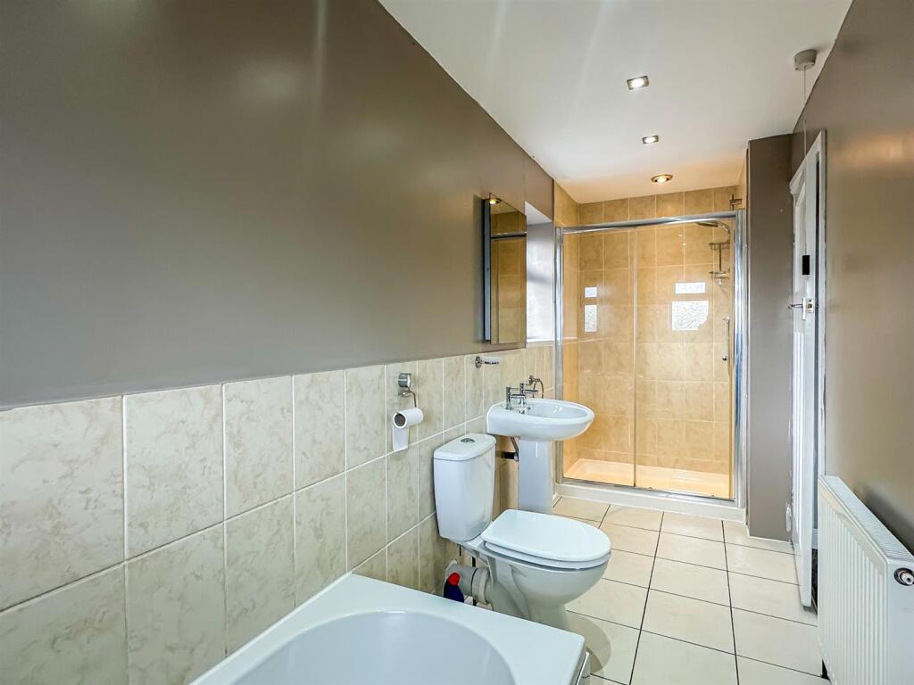 BATHROOM/W.C.