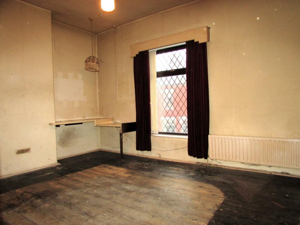 MontgomerySt22bed1.JPG