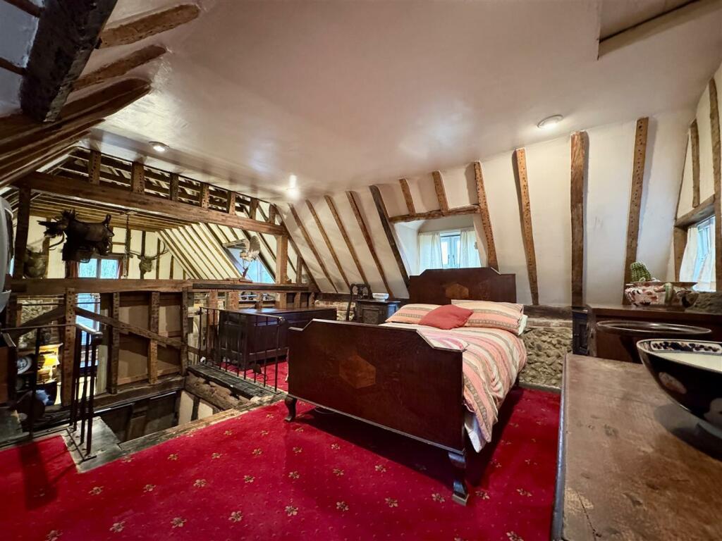 Bedroom .jpeg