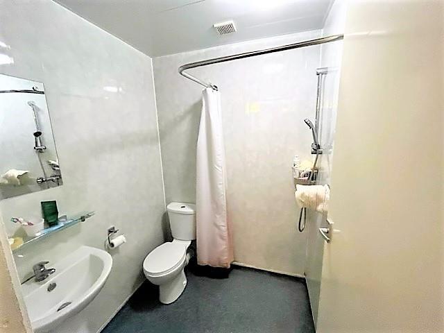en-suite2.jpg
