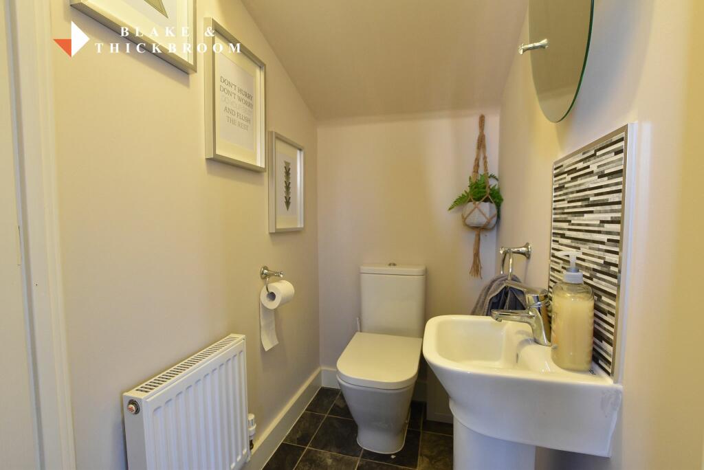 GROUND FLOOR CLOAKROOM