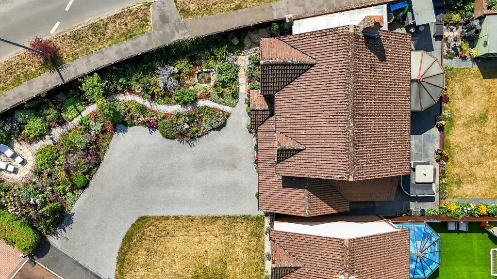 073_Photo 12-08-2025, 12 21 27