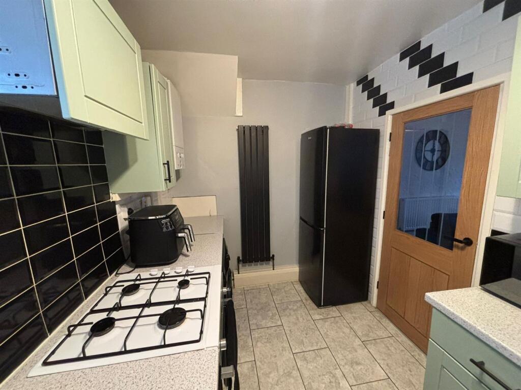 kitchen1.jpg