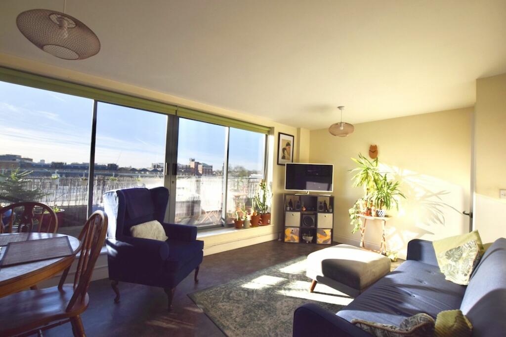 Apartment Living Rm