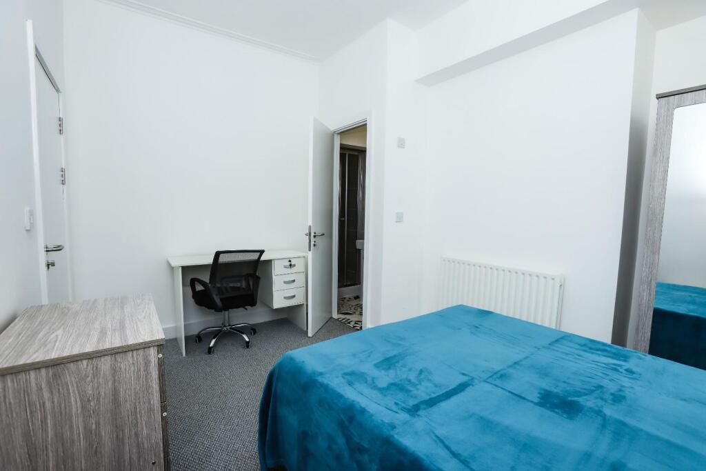 84 Glebe Road #4.jpg