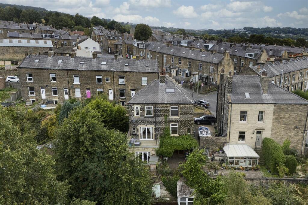 Bramleys Estate Agents - Height Green - Sowerby Br