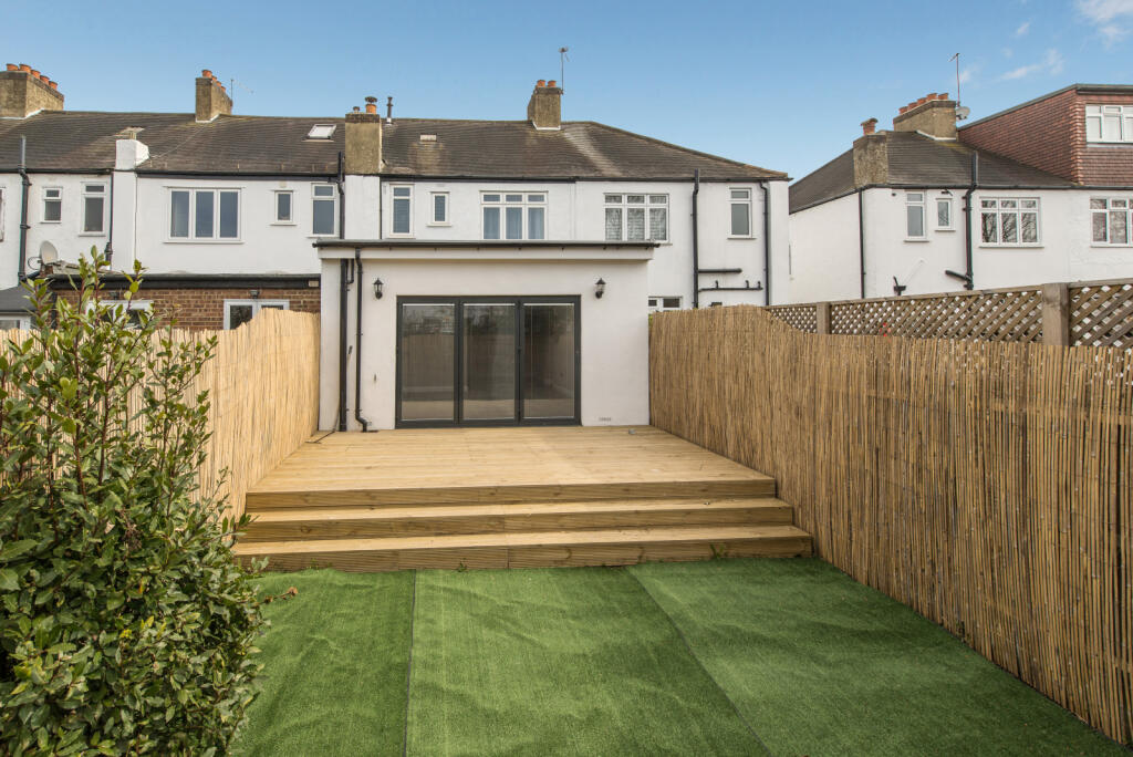 21 Chaseside Avenue-