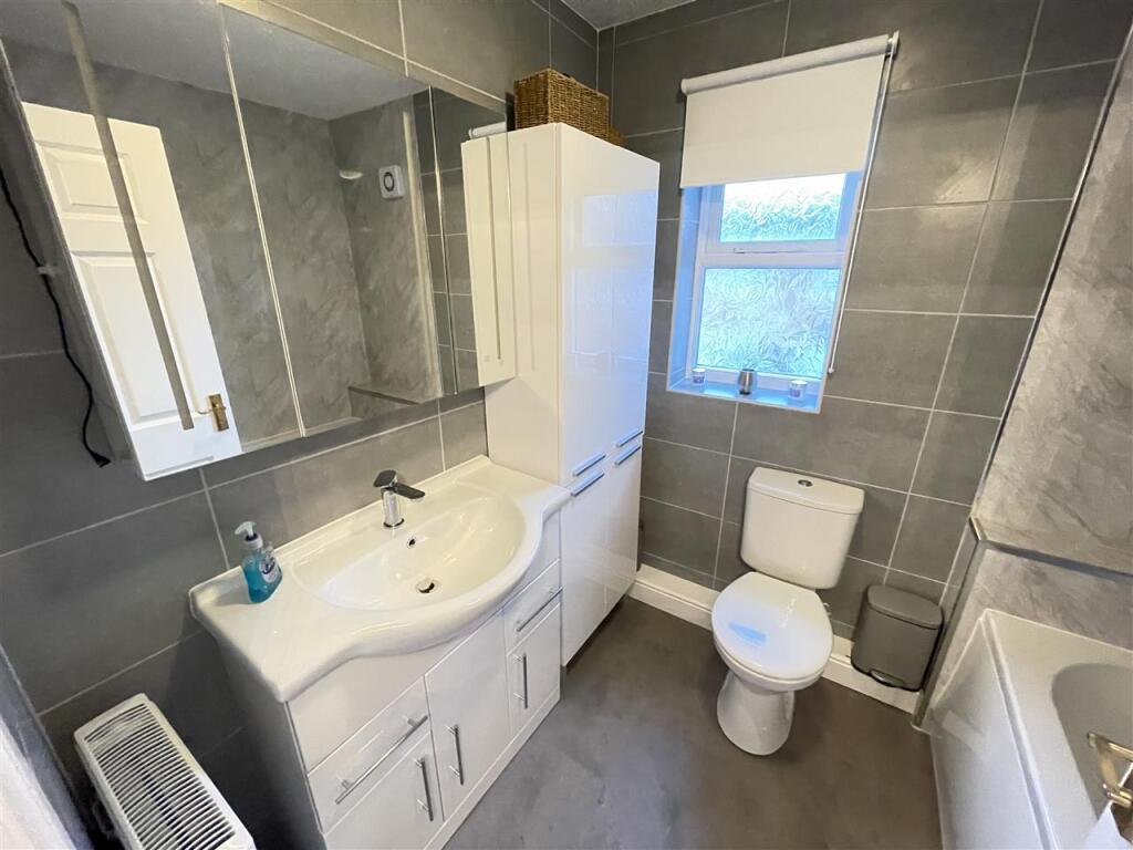 Main Bathroom