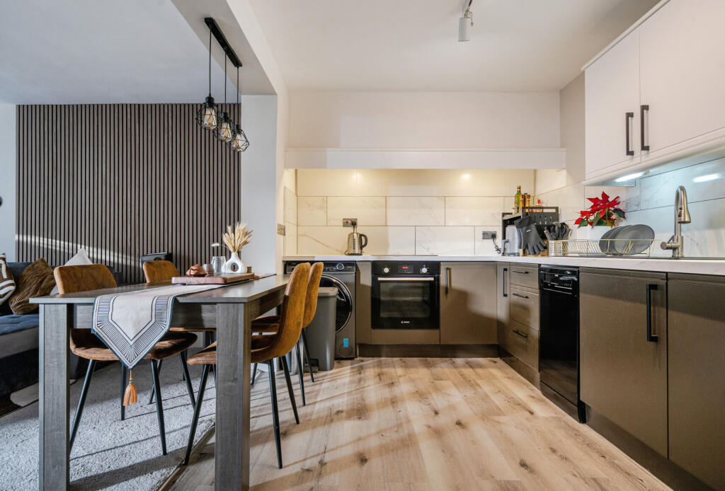 1393507-11-694152...