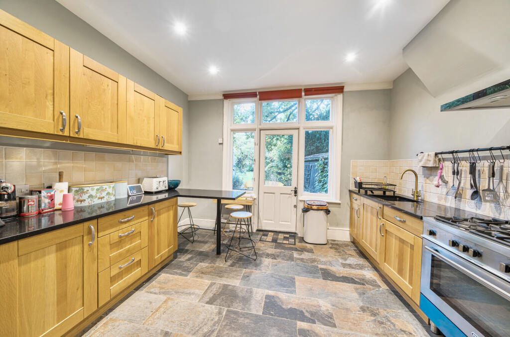 1364094-17-68e6a1...