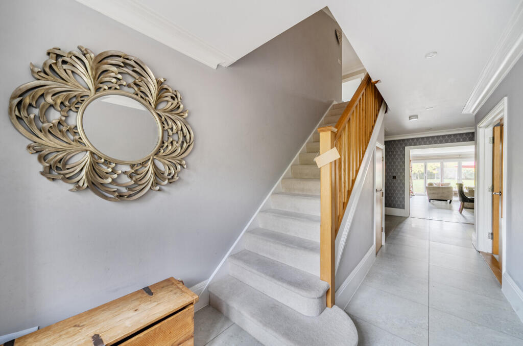 1365747-7-68ecbfa...