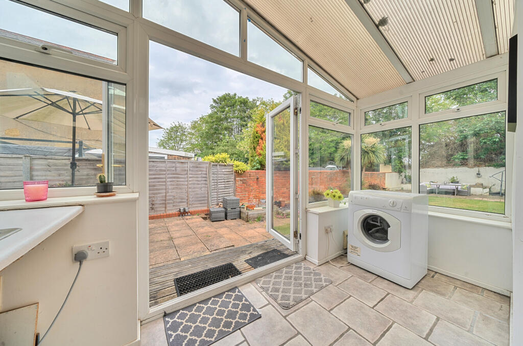 1299065-8-682f44a...