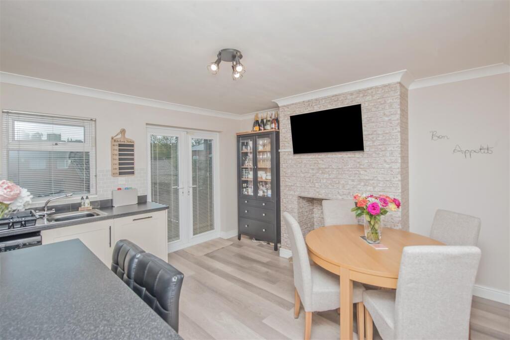 Fitted Kitchen / Diner