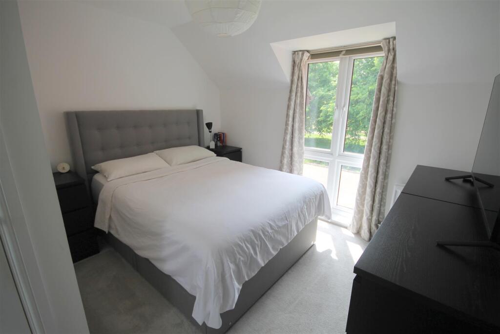 JW Bedroom 1.JPG