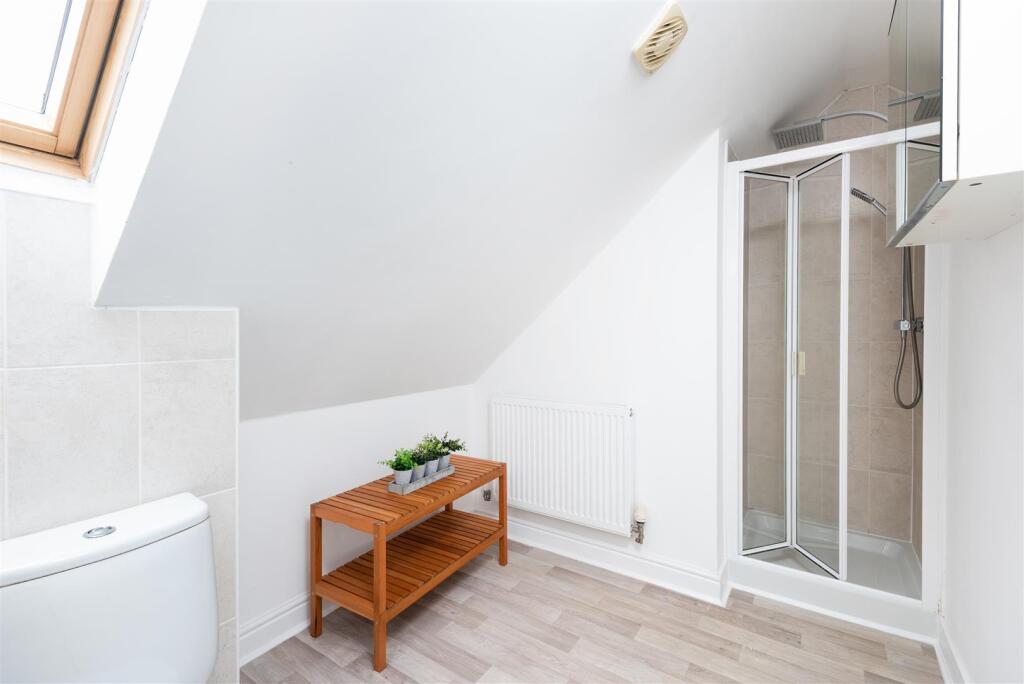 8 Middlewood Close-20.jpg