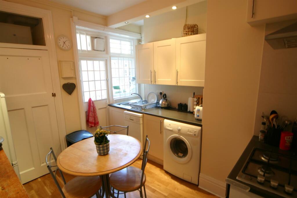 Melcombe Court 15 kit 2.JPG