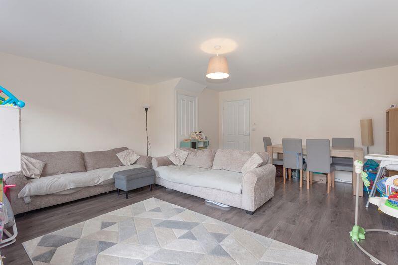 OPEN PLAN LIVING DINING AREA
