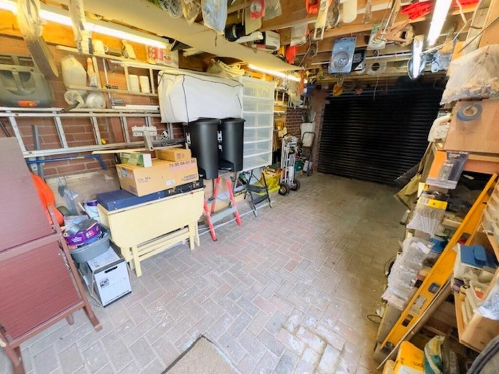 GARAGE