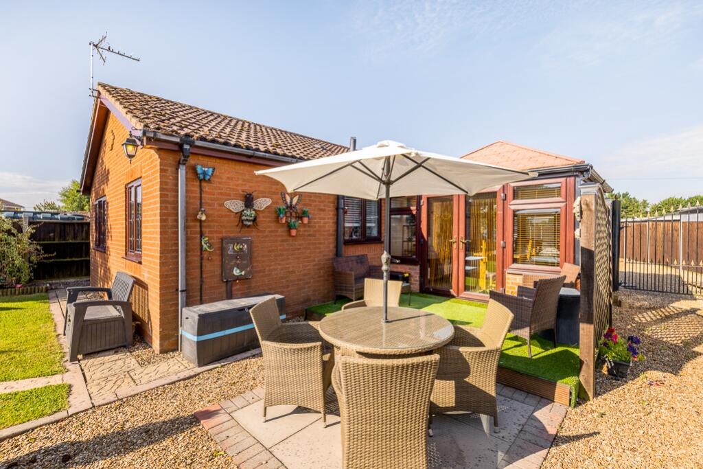 16 Clough Road (Holbeach)-13