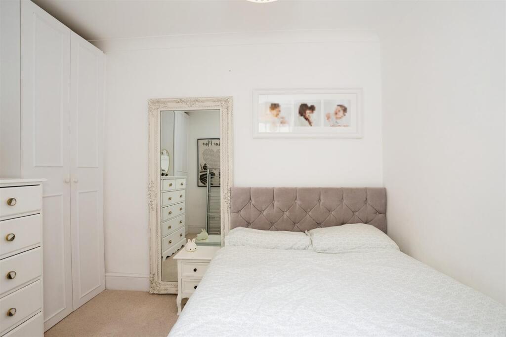 Main bedroom NR.jpg