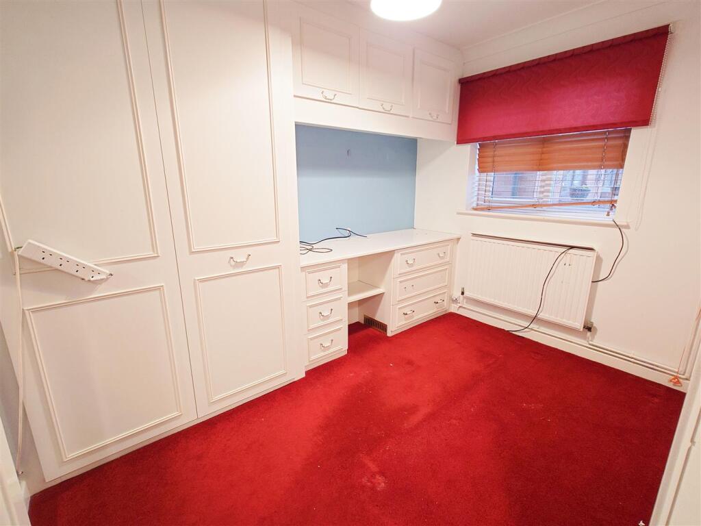 BEDROOM 2