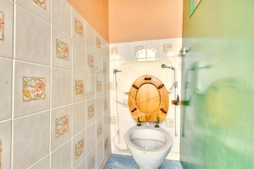 Ground Floor WC.jpeg